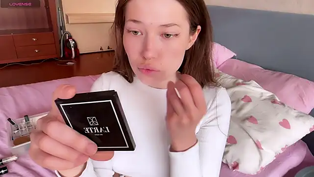 eva varnerr online show from 07/08/26, 03:41