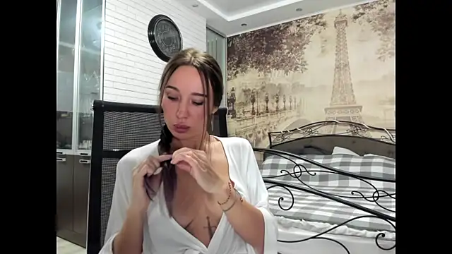 Snapshot of One_of_the_girls chatting on 09/29/25, 08:03 One of the girls online show from 09/29/25, 08:03