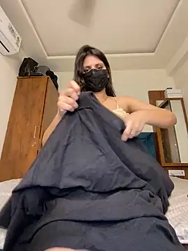 Snapshot of ahista chatting on 04/14/26, 06:13 ahista online show from 04/14/26, 06:13