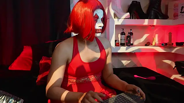 Mara-Bella online show from 10/31/25, 10:27