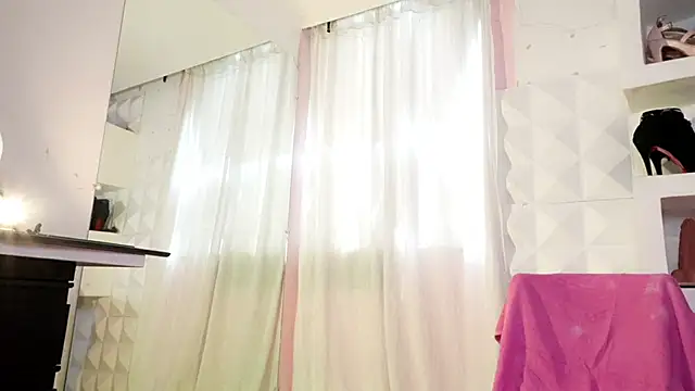 Snapshot of Mara-Bella chatting on 02/13/26, 04:51 Mara-Bella online show from 02/13/26, 04:51