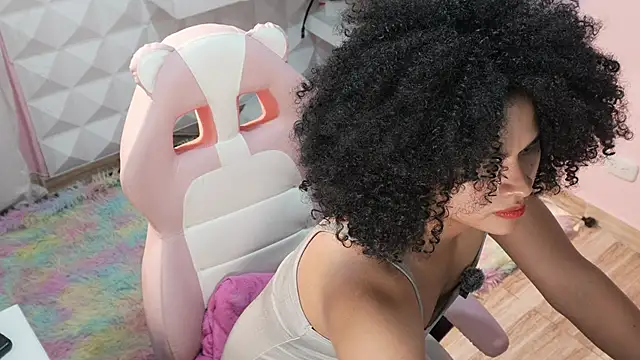 Snapshot of Mara-Bella chatting on 02/27/26, 10:09 Mara-Bella online show from 02/27/26, 10:09