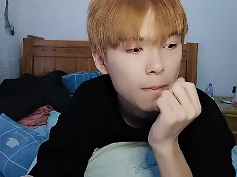 DOUMI98 online show from 12/17/25, 02:16