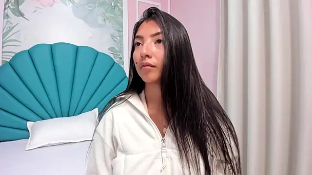 Snapshot of Daphne_Fox_ chatting on 03/01/25, 02:15 Daphne Fox online show from 03/01/25, 02:15