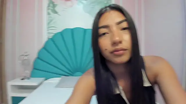 Snapshot of Daphne_Fox_ chatting on 02/19/25, 05:27 Daphne Fox online show from 02/19/25, 05:27