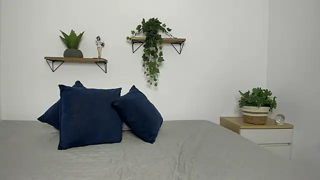 naughty 1girl online show from 04/13/26, 10:58