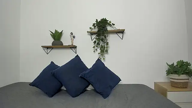 naughty 1girl online show from 04/07/26, 01:40