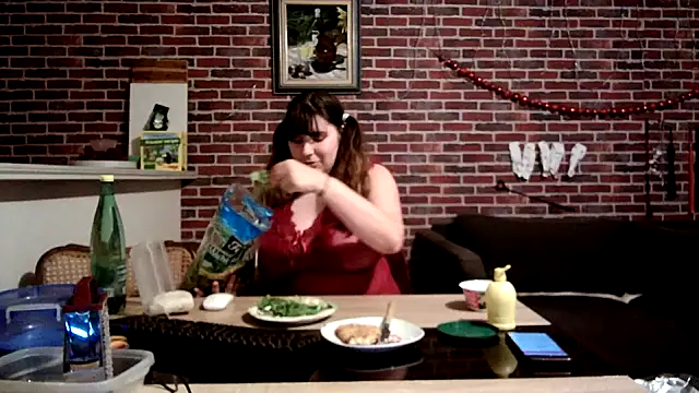 Heleneecesmecs2 online show from 04/05/26, 07:53