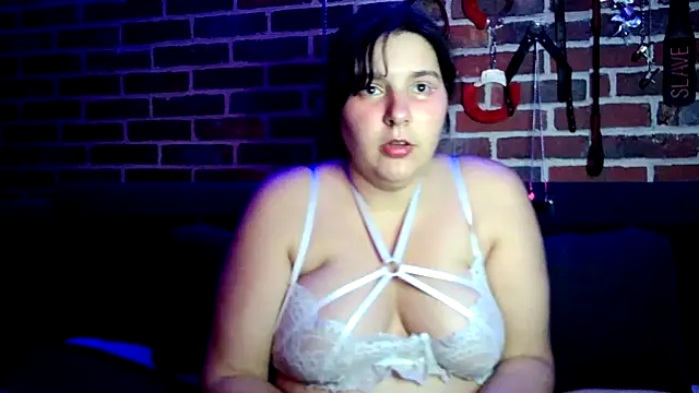 Heleneecesmecs2 online show from 11/02/25, 11:21