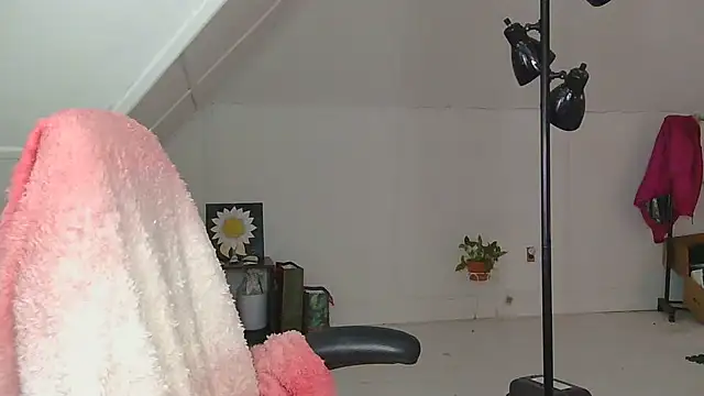Snapshot of jaslenelovely chatting on 02/07/25, 07:06 jaslenelovely online show from 02/07/25, 07:06