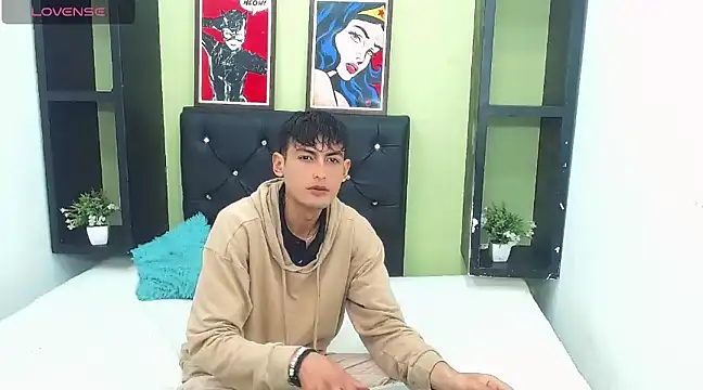 Snapshot of x_daviid_x chatting on 01/10/25, 02:45 x daviid x online show from 01/10/25, 02:45