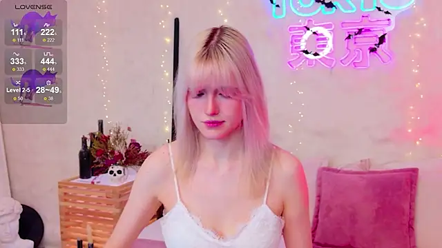 NellieLoyns online show from 10/29/25, 05:23