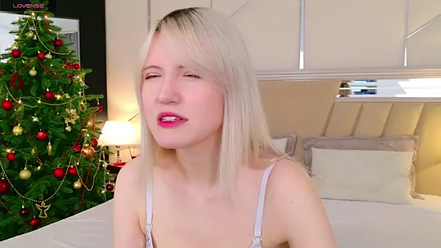 NellieLoyns online show from 11/30/25, 05:14