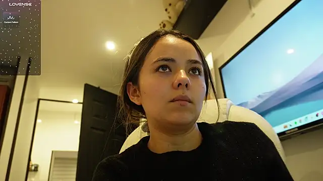 Hannah-Rose online show from 01/12/25, 02:35