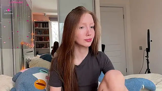 Awwwrora online show from 04/12/26, 11:24