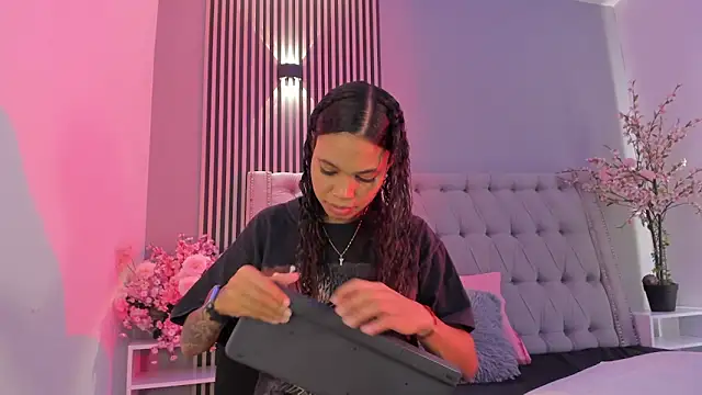 GysellHanson online show from 12/21/25, 11:12