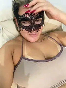 Casadadelicia26 online show from 02/15/26, 06:25