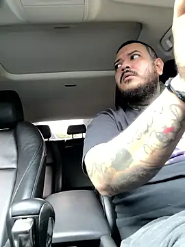 Snapshot of El_Titan1998 chatting on 01/13/26, 02:10 El Titan1998 online show from 01/13/26, 02:10