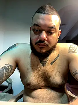 Snapshot of El_Titan1998 chatting on 12/22/25, 12:27 El Titan1998 online show from 12/22/25, 12:27