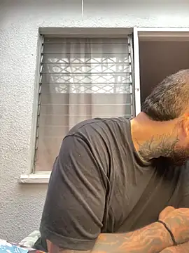 Snapshot of El_Titan1998 chatting on 02/21/26, 12:18 El Titan1998 online show from 02/21/26, 12:18