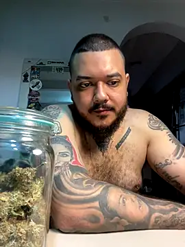 El Titan1998 online show from 12/15/25, 12:11