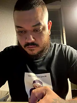 Snapshot of El_Titan1998 chatting on 01/08/26, 12:05 El Titan1998 online show from 01/08/26, 12:05