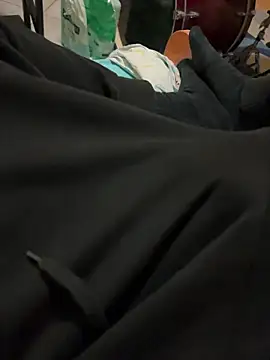 Snapshot of Dvddd chatting on 11/06/25, 12:58 Dvddd online show from 11/06/25, 12:58