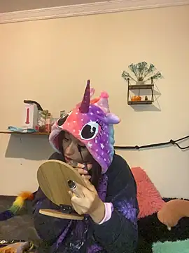 BlueStoneX online show from 12/22/25, 06:57