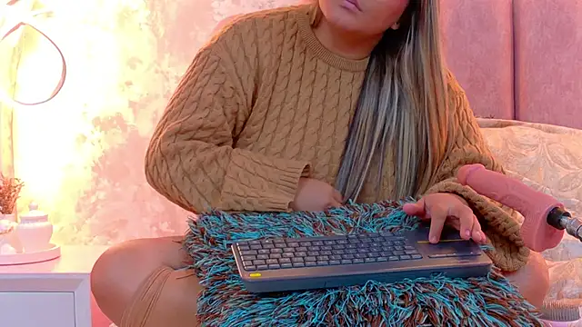 MiaLaurents online show from 04/11/26, 07:45