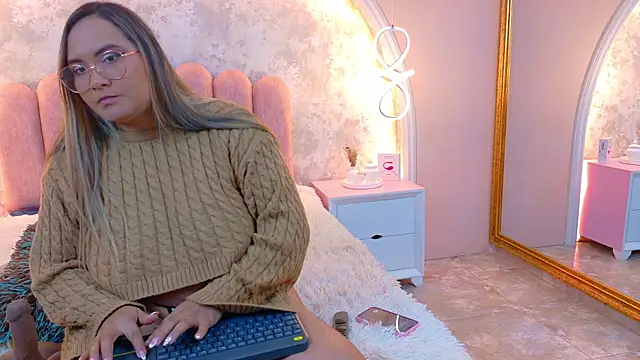 MiaLaurents online show from 01/15/26, 04:38