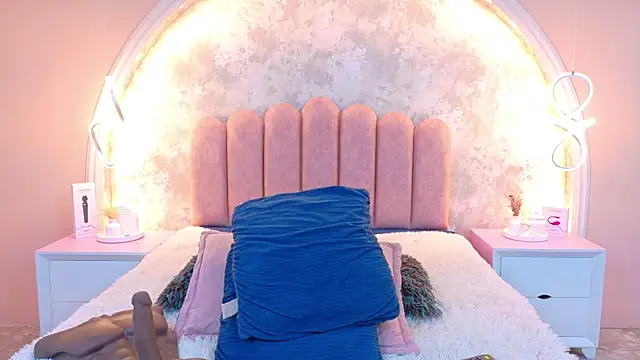 MiaLaurents online show from 01/11/26, 05:36