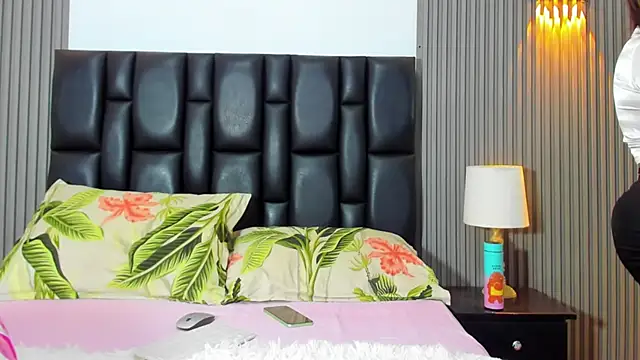 MiaLaurents online show from 02/01/25, 10:12