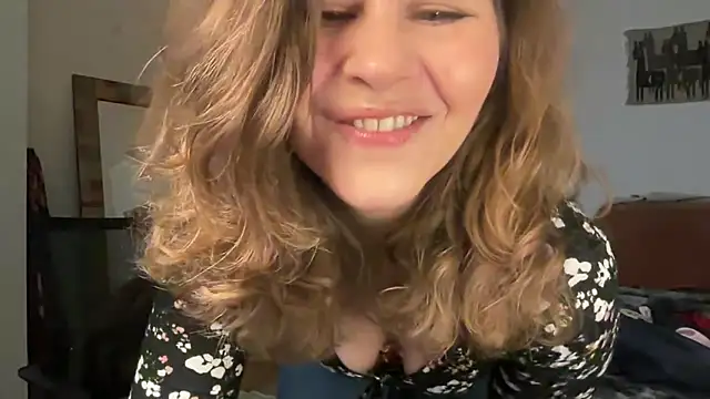 Snapshot of leahsparkles chatting on 11/30/25, 01:23 leahsparkles online show from 11/30/25, 01:23