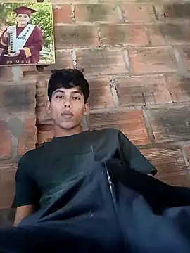 Andres123cv online show from 12/04/25, 03:44