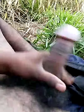 Snapshot of Guru2 chatting on 02/01/25, 12:58 Guru2 online show from 02/01/25, 12:58