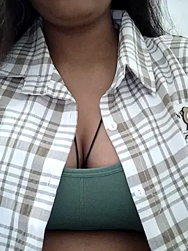 cute monu online show from 11/04/25, 02:37