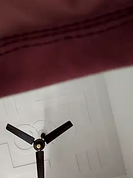 cute monu online show from 10/24/25, 02:43