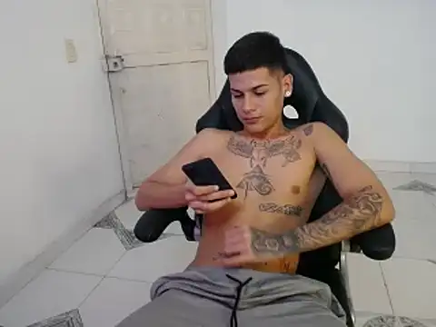 Clyde019 online show from 01/20/25, 05:16