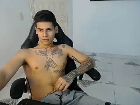 Clyde019 online show from 02/04/25, 05:34