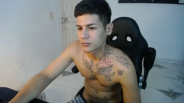 Clyde019 online show from 02/21/25, 06:04