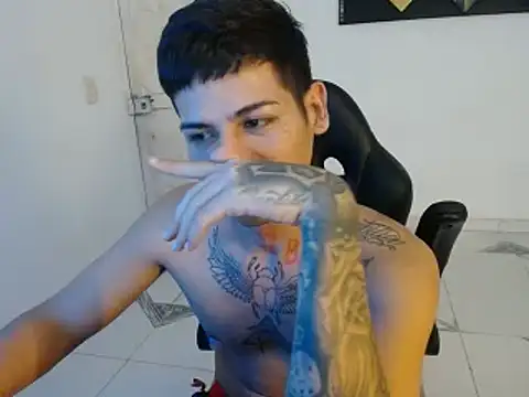 Clyde019 online show from 01/17/25, 05:19