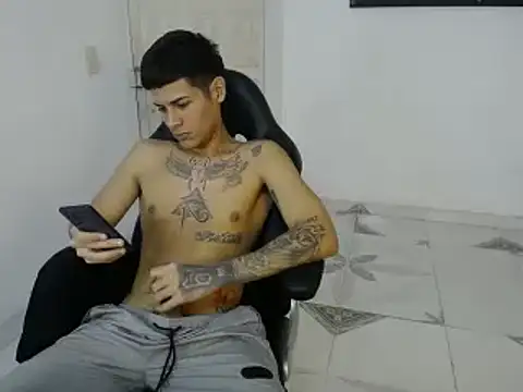 Clyde019 online show from 01/11/25, 06:44