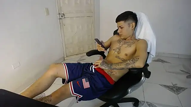 Clyde019 online show from 02/25/25, 05:19