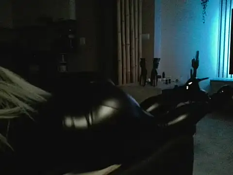 NoraInMask online show from 01/14/26, 09:07