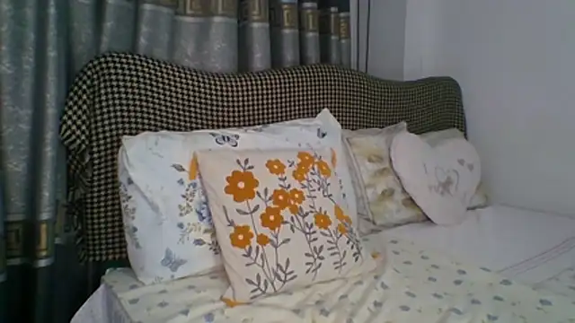 Snapshot of LeydiLi chatting on 07/14/26, 05:19 LeydiLi online show from 07/14/26, 05:19