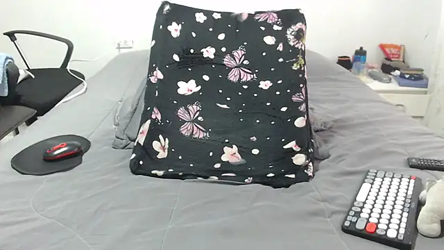 Girlhornyx online show from 10/21/25, 07:35