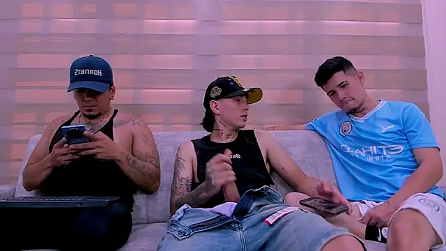 hell twink online show from 01/21/25, 08:21