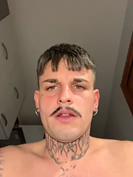 Snapshot of D3V0Z chatting on 11/14/25, 10:13 D3V0Z online show from 11/14/25, 10:13