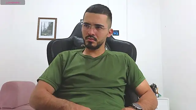 Massimoo 07 online show from 11/19/25, 07:25