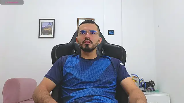 Massimoo 07 online show from 12/15/25, 04:24